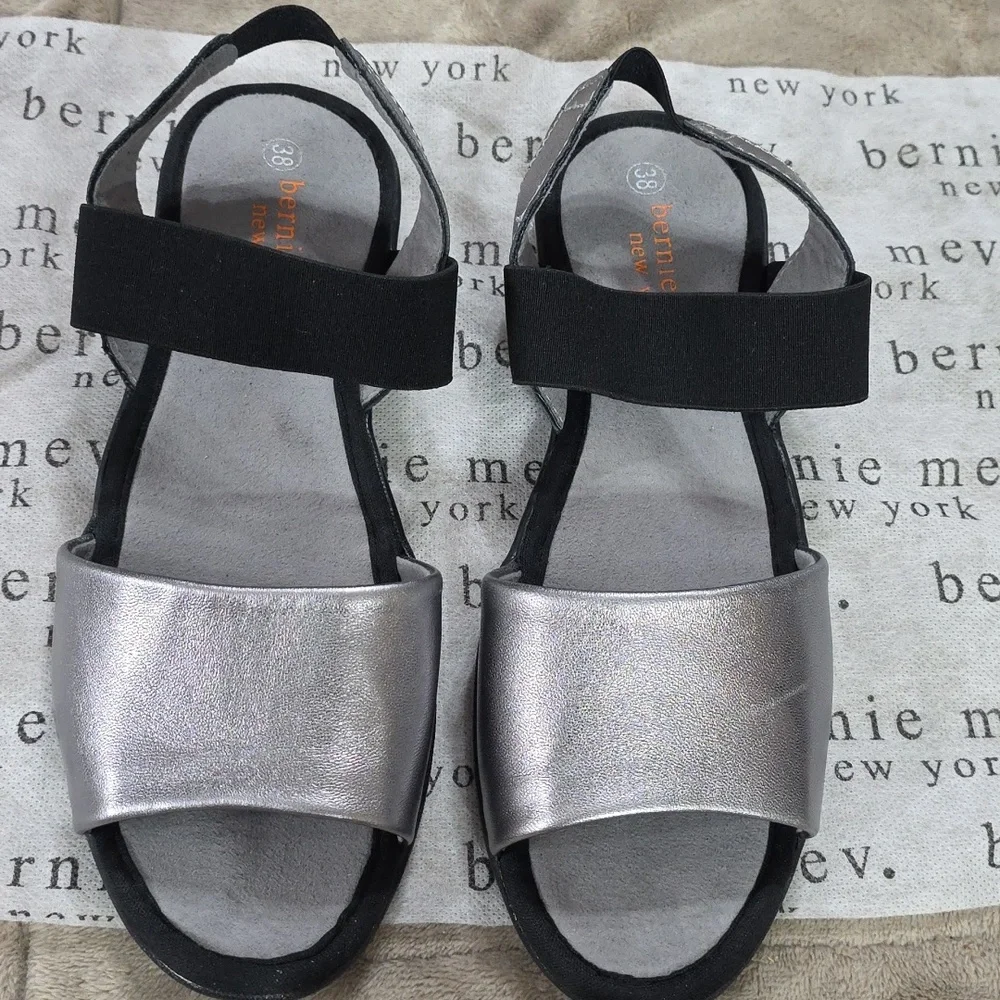 NEW Bernie Mev 